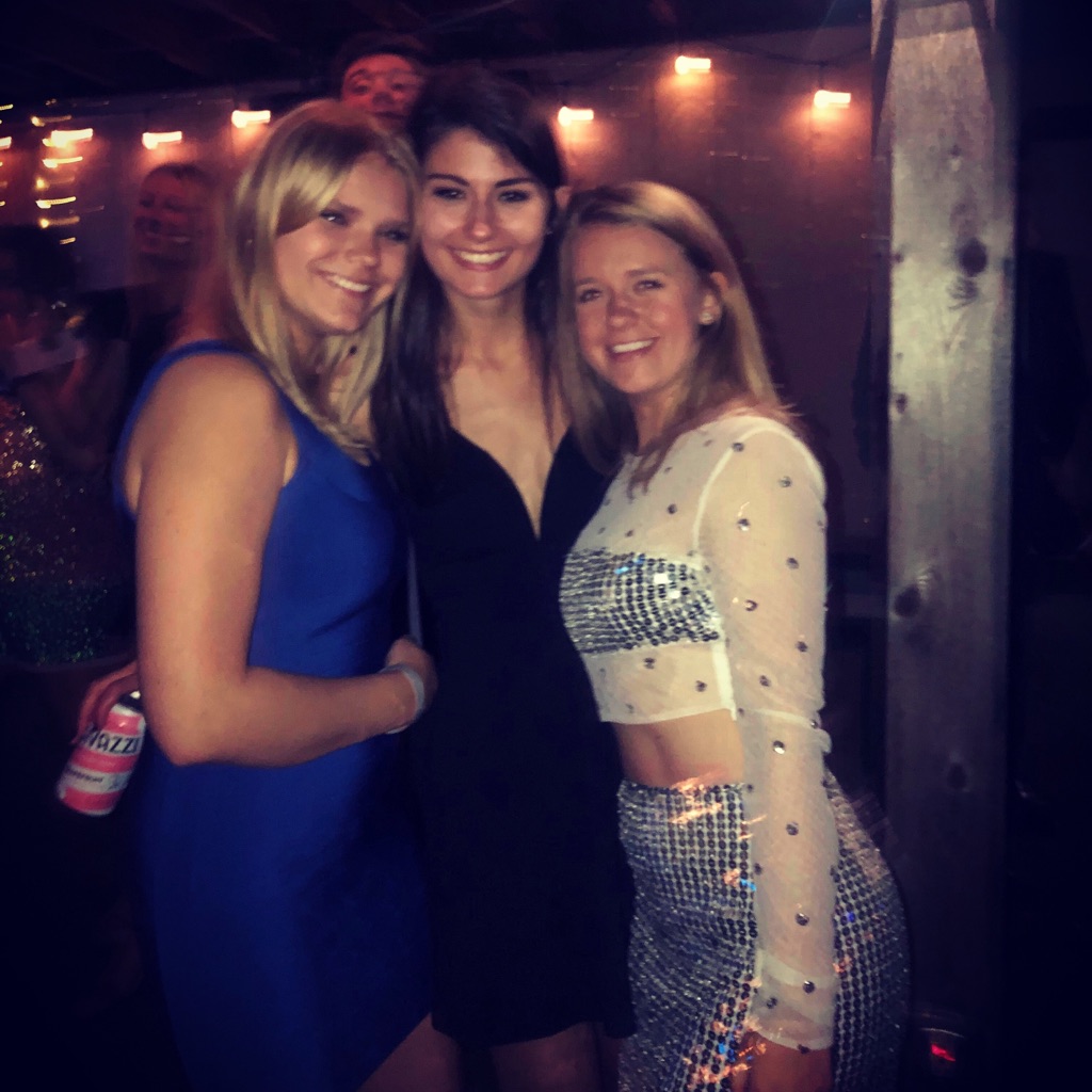 Hours Sequin Set